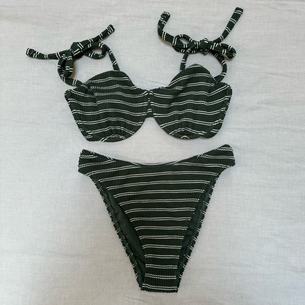 NWT Abercrombie and fitch green striped bikini size XS